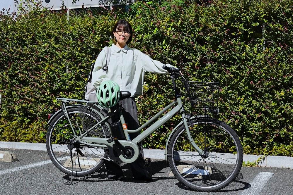 【自転車通勤スタイル】毎日を一緒に過ごす頼もしい相棒の電動アシスト自転車