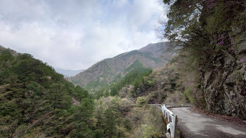 剣山スーパー林道 高の瀬峡～奥槍戸 山の家