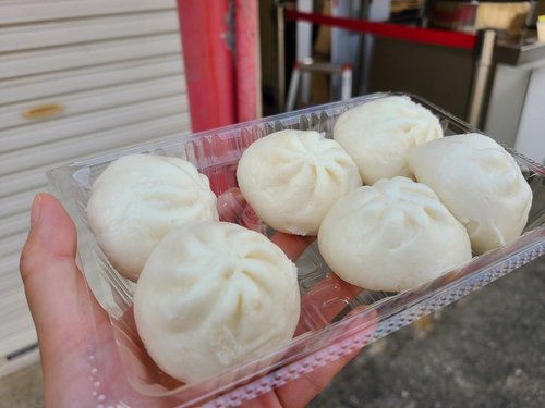 祐徳稲荷神社前ミニ肉まん