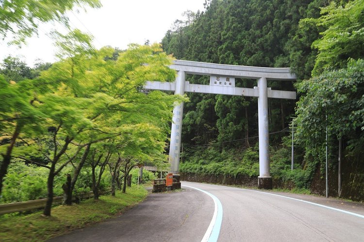 SLに出会い、清流のアユを味わうサイクリングコース～内子駅からおもごふるさとの駅へ５.jpg